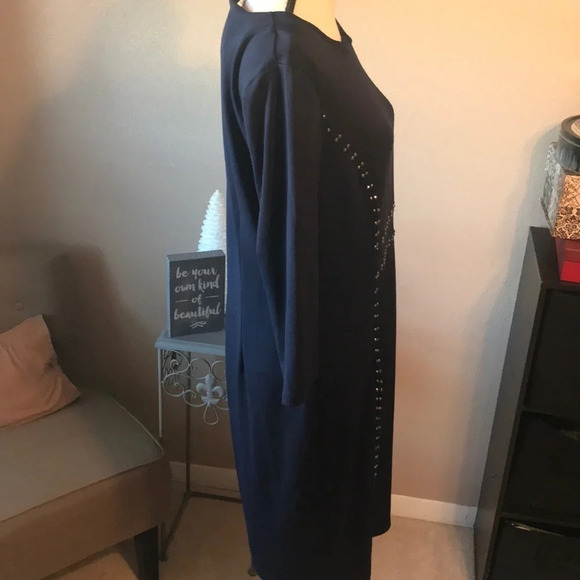 🌻Gorgeous navy blue dress 🌻 - Picture 3 of 8